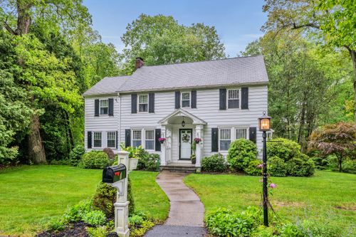 1 Stevens Rd, Middlebury, CT, 06762-2623 | Card Image