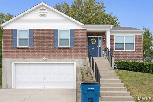 1260 Gahan Dr, Florissant, MO, 63031-7806 | Card Image