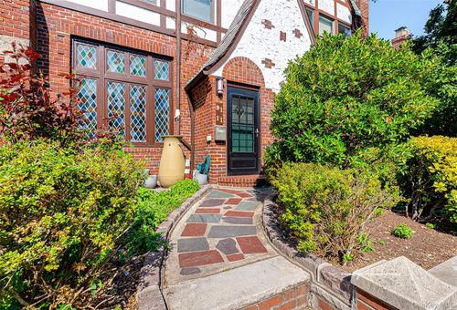 91 68th Ave, Forest Hills, NY, 11375-5723 | Card Image