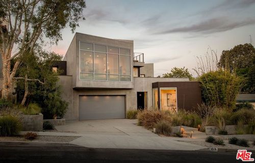 3218 Maplewood Ave, Los Angeles, CA, 90066-1728 | Card Image