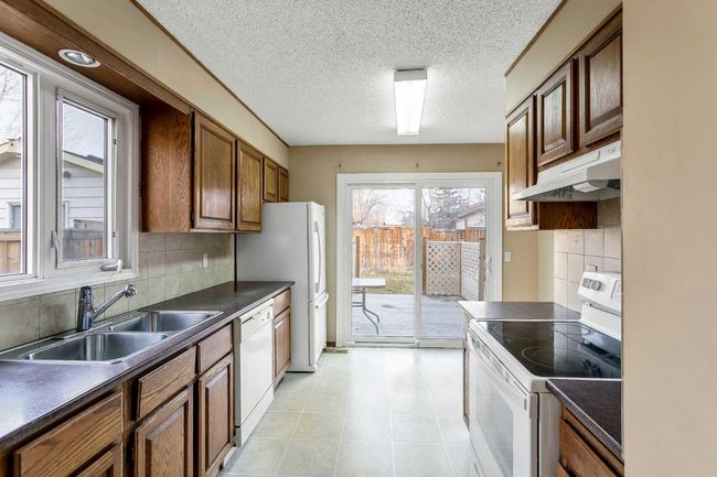 195 Deerbow Circle Se, House other with 3 bedrooms, 3 bathrooms and 2 parking in Calgary AB | Image 10