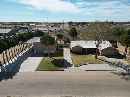 1017-1015, 1017 E Tascosa Ave, Kermit, TX, 79745-3504 | Card Image