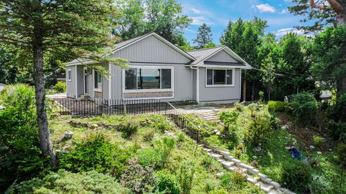 3885 Lake Shore Dr, New Buffalo, MI, 49117-9166 | Card Image