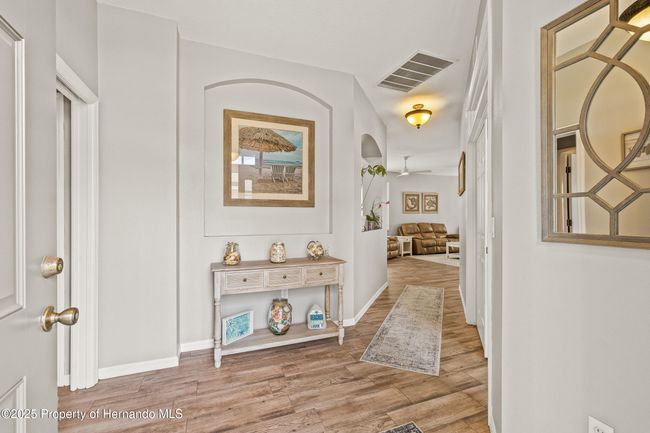 4210 Silver Berry Ct, House other with 3 bedrooms, 2 bathrooms and null parking in SPRING HILL FL | Image 7