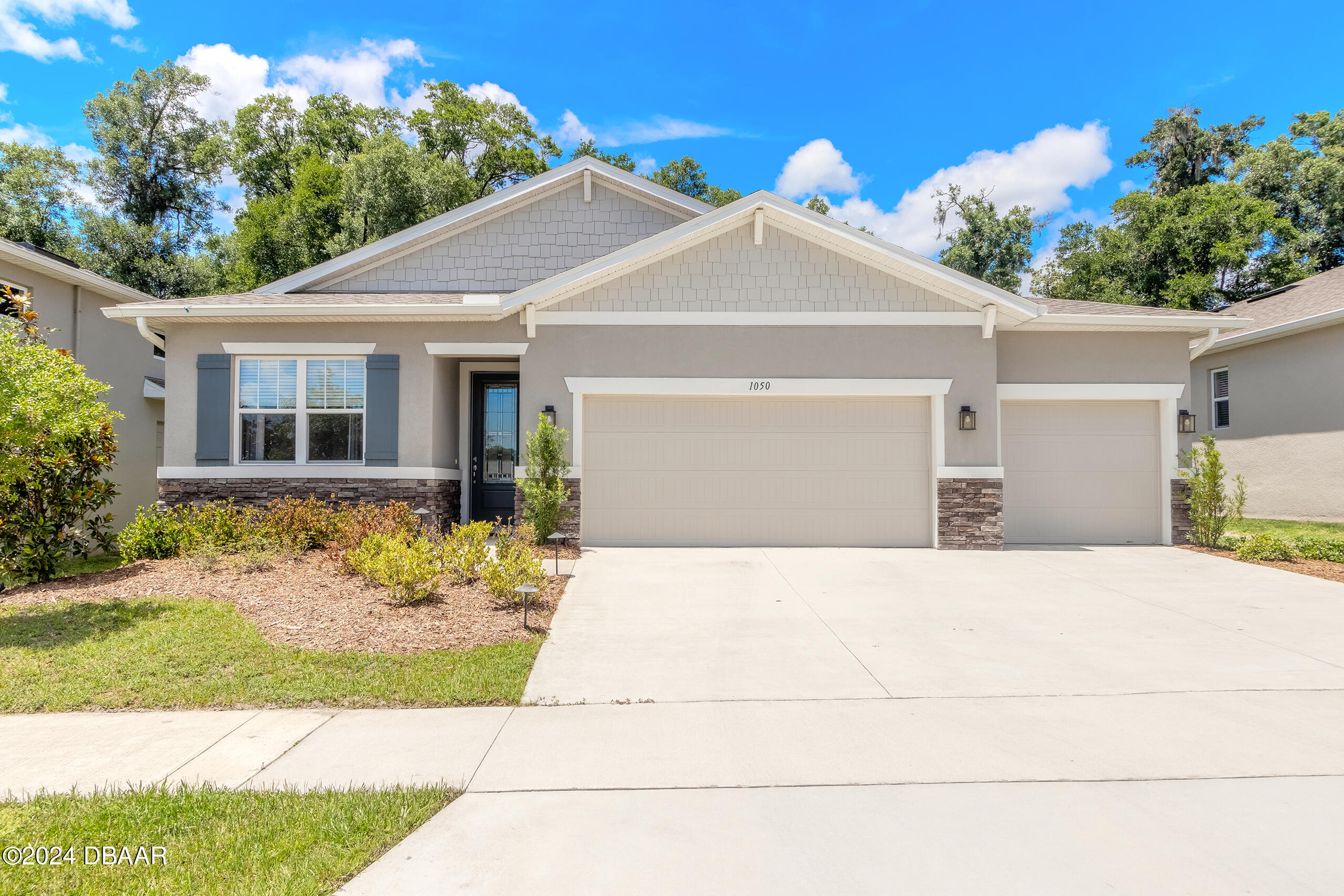 River Falls Cir, Deland, FL 32720