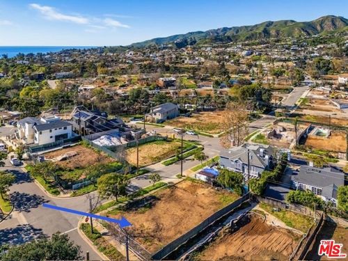 701 Wildomar, Pacific Palisades, CA, 90272-3449 | Card Image