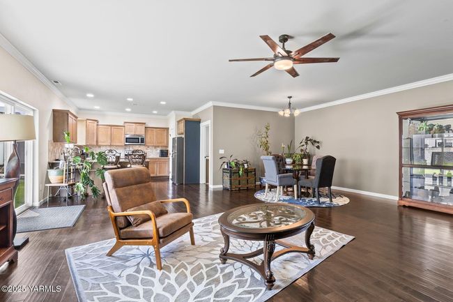 Living Room | Image 6