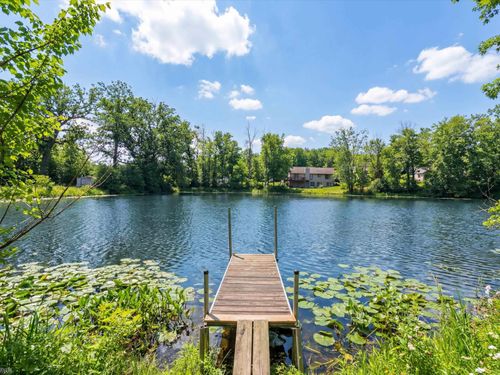 2923 Ravenglass Rd, Waterford Twp, MI, 48329-2648 | Card Image