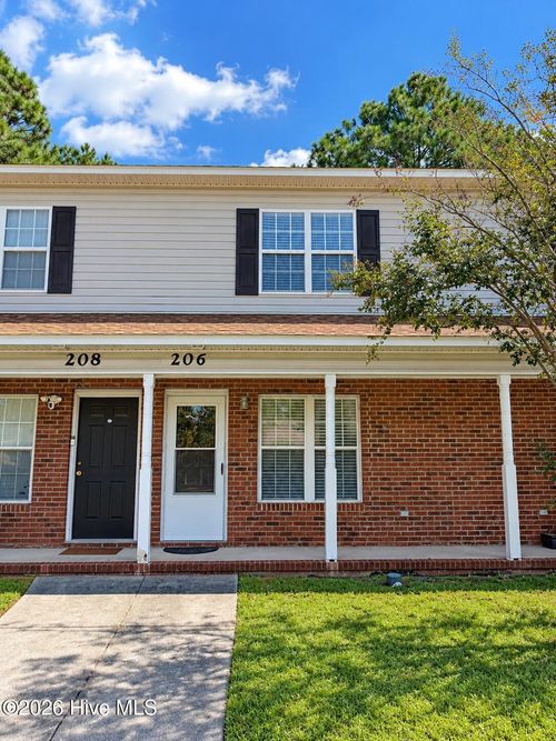 206 Palace Cir, Jacksonville, NC, 28546-7221 | Card Image