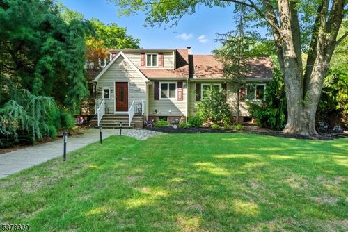 511 Burlington Rd, Freehold, NJ, 07728-8172 | Card Image