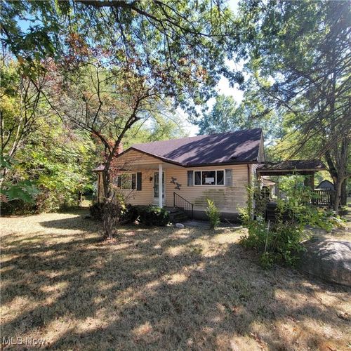 38227 Chestnut Ridge Road, Elyria, OH, 44035 | Card Image