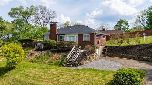 105 Parkview Rd, Pittsburgh, PA, 15237-4042 | Card Image