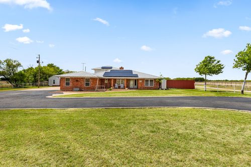 402 Fm 369 N, Iowa Park, TX, 76367-7036 | Card Image