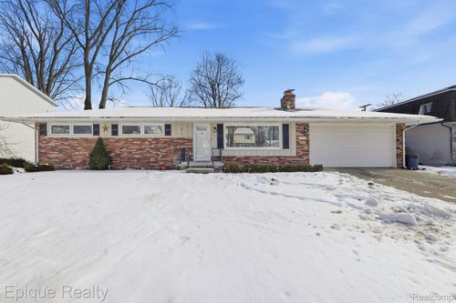 1009 Illinois St, Marysville, MI, 48040-1576 | Card Image