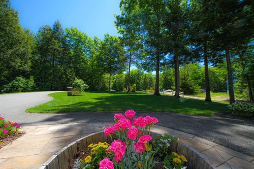 61 Farm View Ln, Gilford, NH, 03249-6581 | Card Image