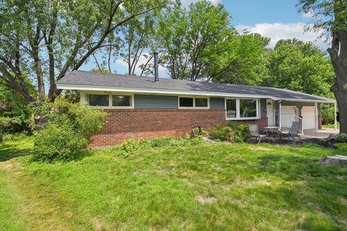 991 Patton Rd, New Brighton, MN, 55112-2611 | Card Image
