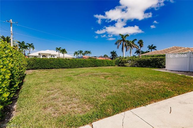 1101 Strawberry Ct, House other with 3 bedrooms, 2 bathrooms and null parking in Marco Island FL | Image 49
