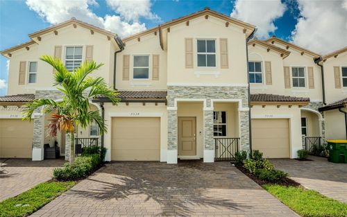 2534-2534 Se 25th Dr, Homestead, FL, 33035-2632 | Card Image
