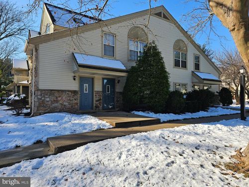 condo-401-401 Foxcroft Circle, ROYERSFORD, PA, 19468 | Card Image