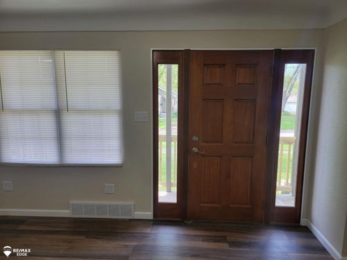 442 Beach St, Mount Morris, MI, 48458-1904 | Card Image