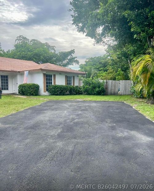 w-8586 Nw 23rd Mnr, Coral Springs, FL, 33065-5603 | Card Image