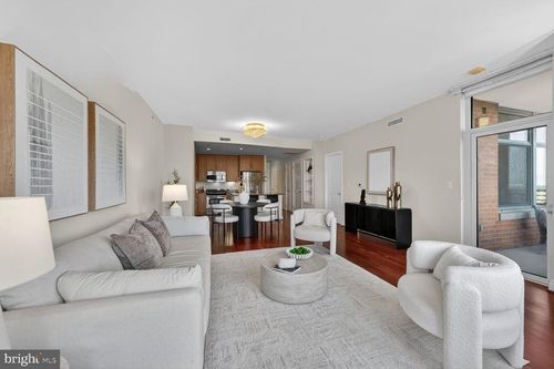 1411-8220 Crestwood Heights Dr, MCLEAN, VA, 22102-3138 | Card Image