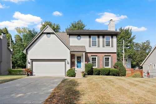 3802 Nw Lake Dr, Lee's Summit, MO, 64064-1808 | Card Image