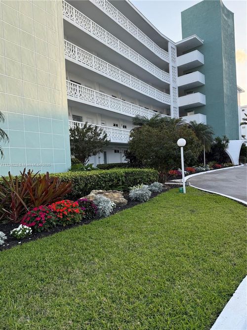 apt-2m-3209 S Ocean Dr, Hallandale Beach, FL, 33009-6566 | Card Image