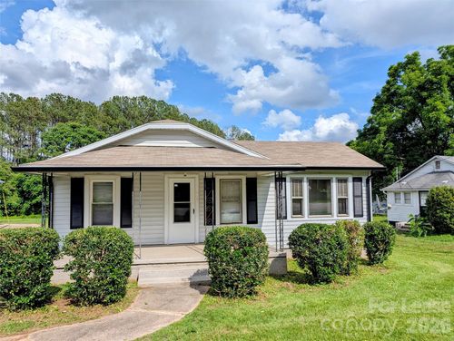 829 Bristol Dr, Statesville, NC, 28677-3015 | Card Image
