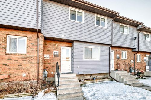 4523 47 St, Innisfail, AB, T4G1P5 | Card Image