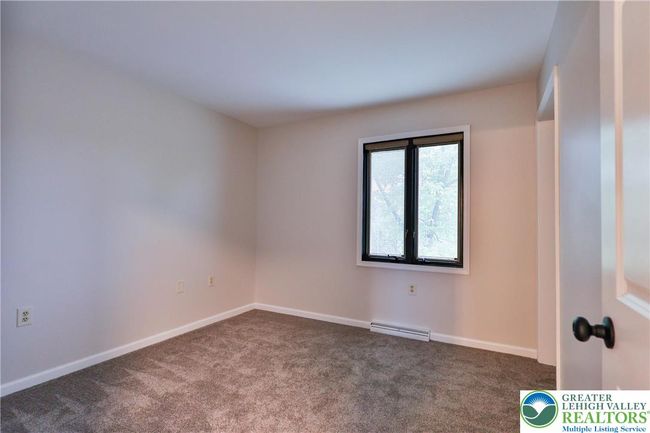 5470 Summit St, House other with 3 bedrooms, 3 bathrooms and null parking in Whitehall PA | Image 32