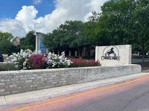 83-83 Oakwell Farms Pkwy, San Antonio, TX, 78218 | Card Image