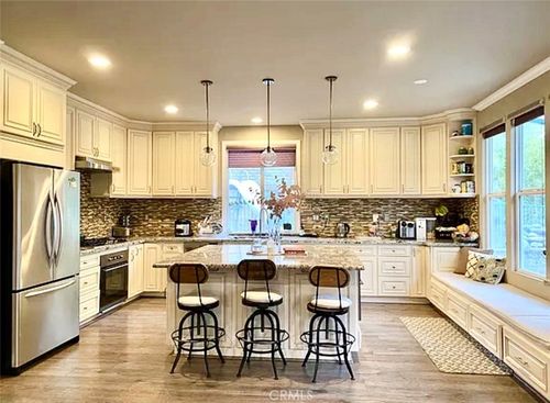 28463 Cascade Rd, Castaic, CA, 91384-4735 | Card Image