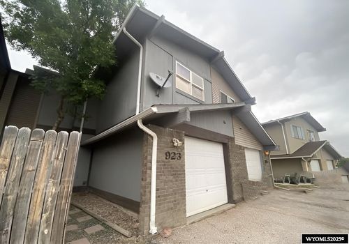 923 Mountain View Dr, Gillette, WY, 82716-2328 | Card Image