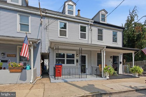 325 Wilson St, BRISTOL, PA, 19007-4913 | Card Image