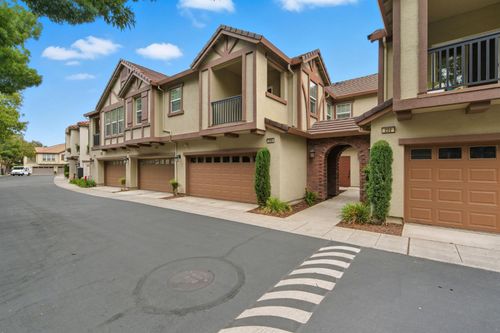 228 W Lucita Way, Mountain House, CA, 95391-3040 | Card Image