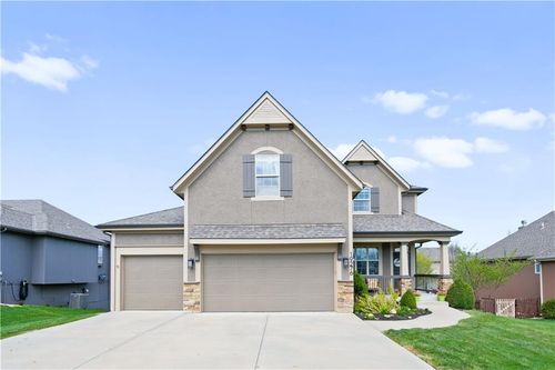 19276 W 210th St, Spring Hill, KS, 66083-9201 | Card Image