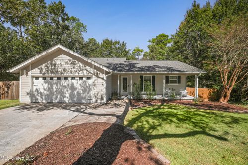 146 Booth Cir, Ocean Springs, MS, 39564-8653 | Card Image