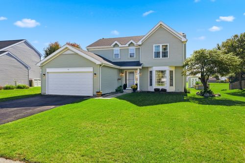 997 Village Rd, Crystal Lake, IL, 60014-1923 | Card Image