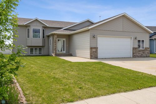 1878 10th St W, West Fargo, ND, 58078-3241 | Card Image