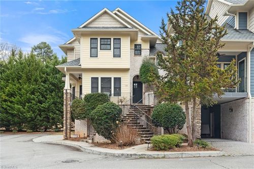 160 Park Pointe Cir, Winston Salem, NC, 27104-3772 | Card Image