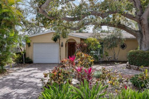 239 Sovrano Rd, VENICE, FL, 34285-3100 | Card Image