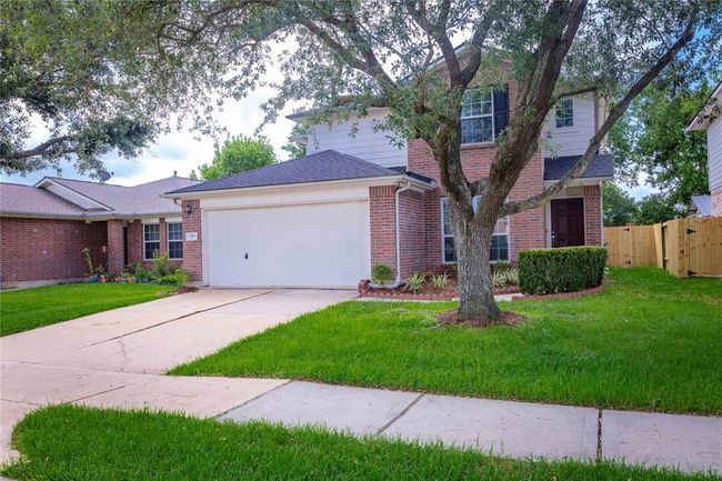 13907 Bonnetbriar Ln, House other with 3 bedrooms, 3 bathrooms and 2 parking in Sugar Land TX | Image 7