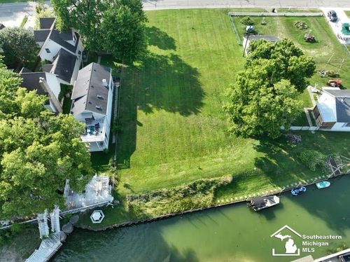 11309 Harold Dr, Luna Pier, MI, 48157-9706 | Card Image