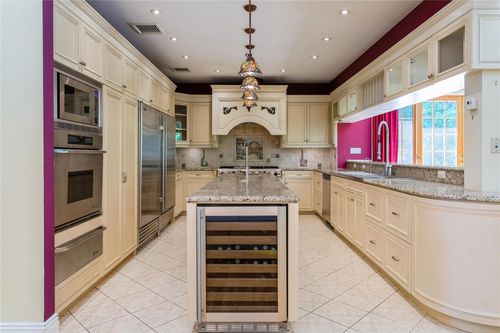 20 Blair Ct, Tappan, NY, 10983-2608 | Card Image
