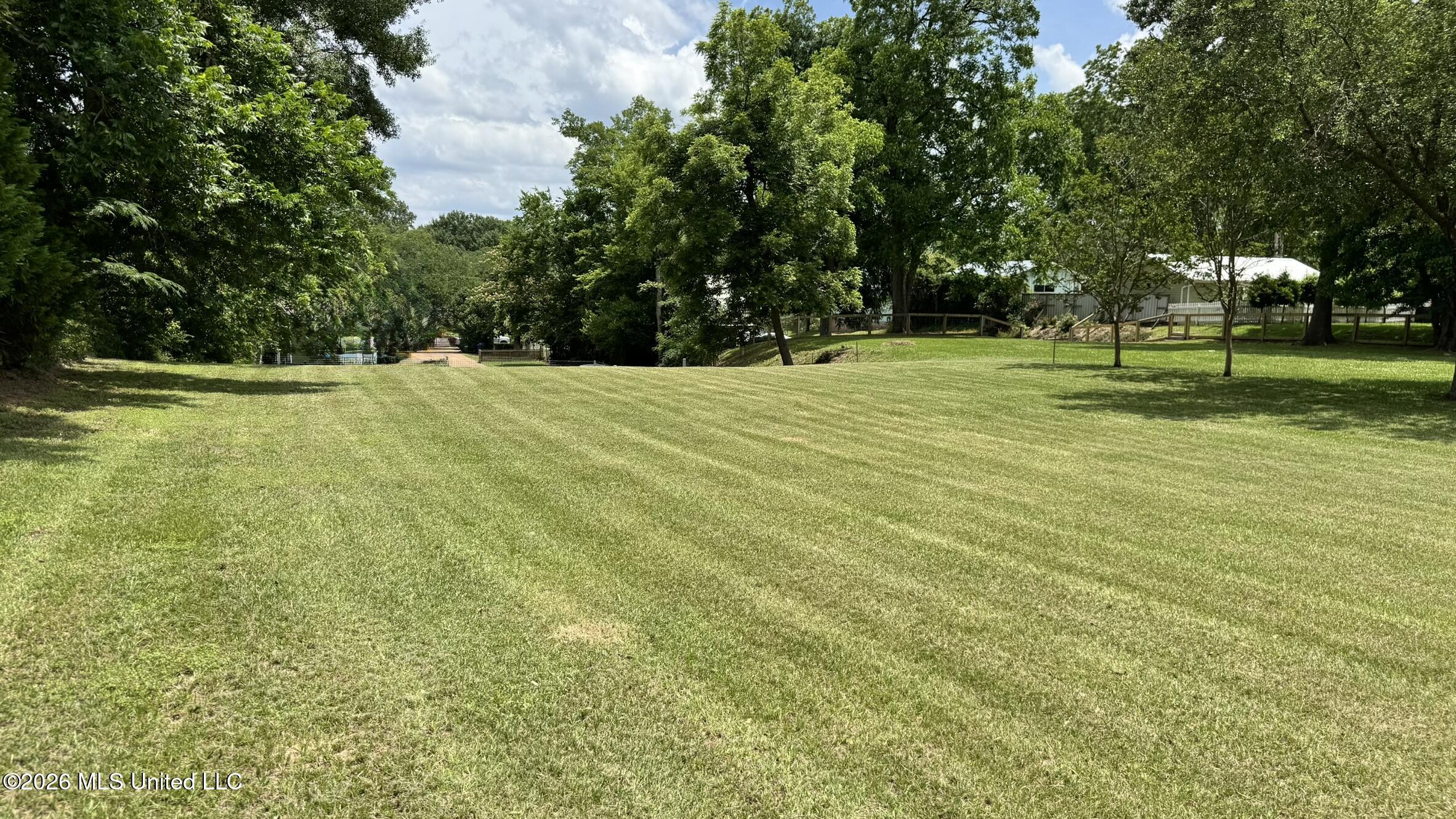 Land in Natchez 4