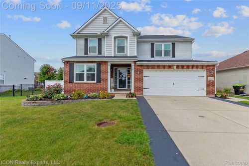 52527 Stafford Dr, Macomb, MI, 48042-3816 | Card Image