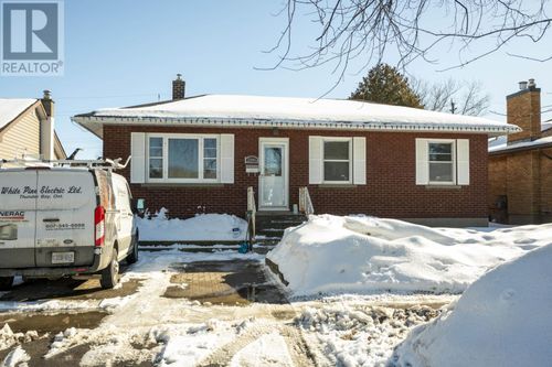 2146 Begin St E, Thunder Bay, ON, P7E5L6 | Card Image