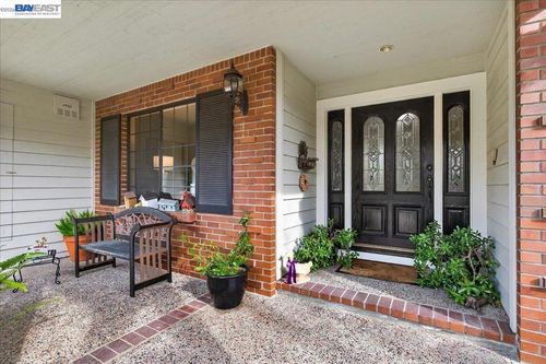 28 Harrington Rd, Moraga, CA, 94556-2818 | Card Image