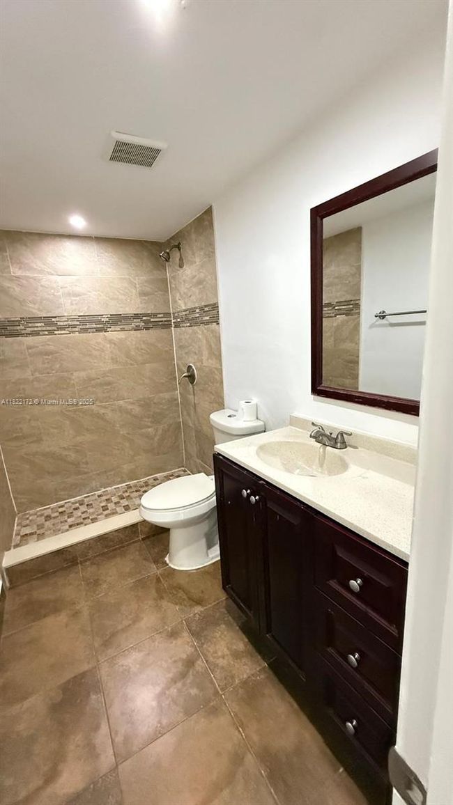 APT-412 - 3860 Ne 170 Th St, Condo with 2 bedrooms, 2 bathrooms and null parking in North Miami Beach FL | Image 20
